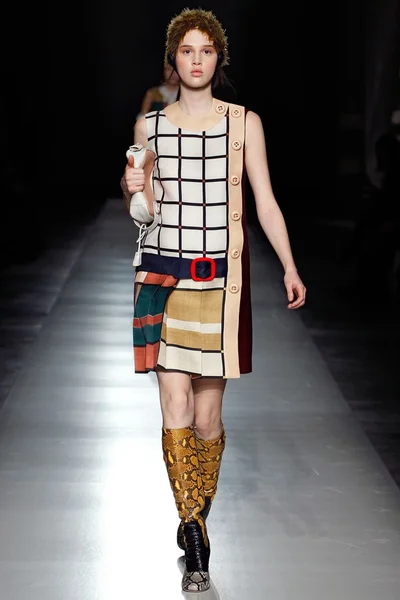 Look 17